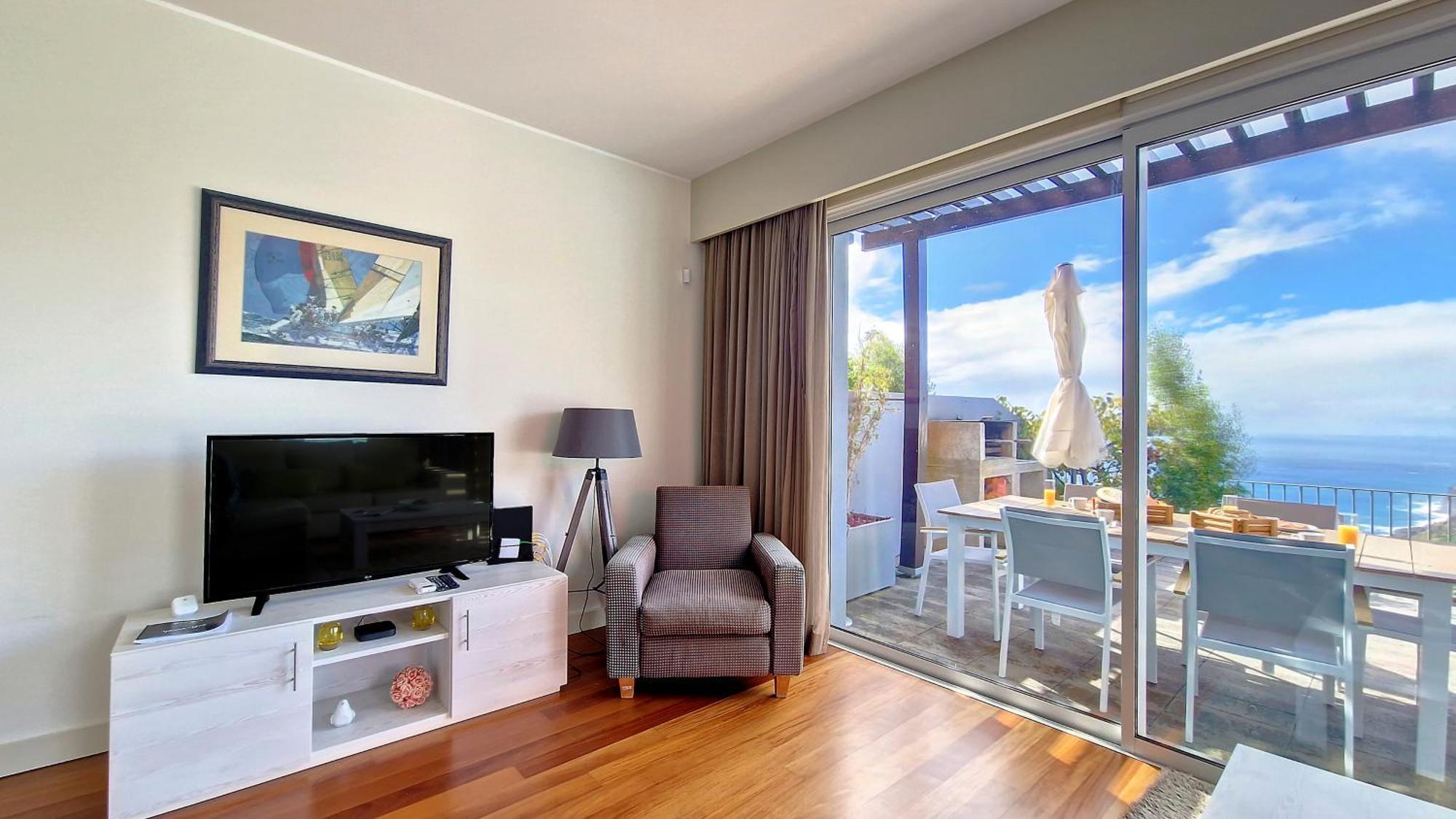 Villa Laura By Lovelystay Calheta  Buitenkant foto